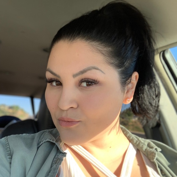 Meet your Posher, Xana - Picture 2 of 3